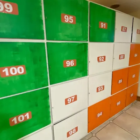 Dorms بيت شباب *