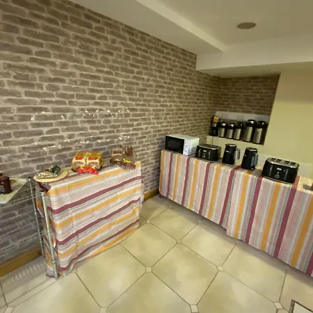 بيت شباب Dorms