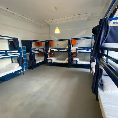 بيت شباب Dorms