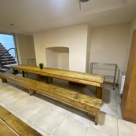 بيت شباب Dorms
